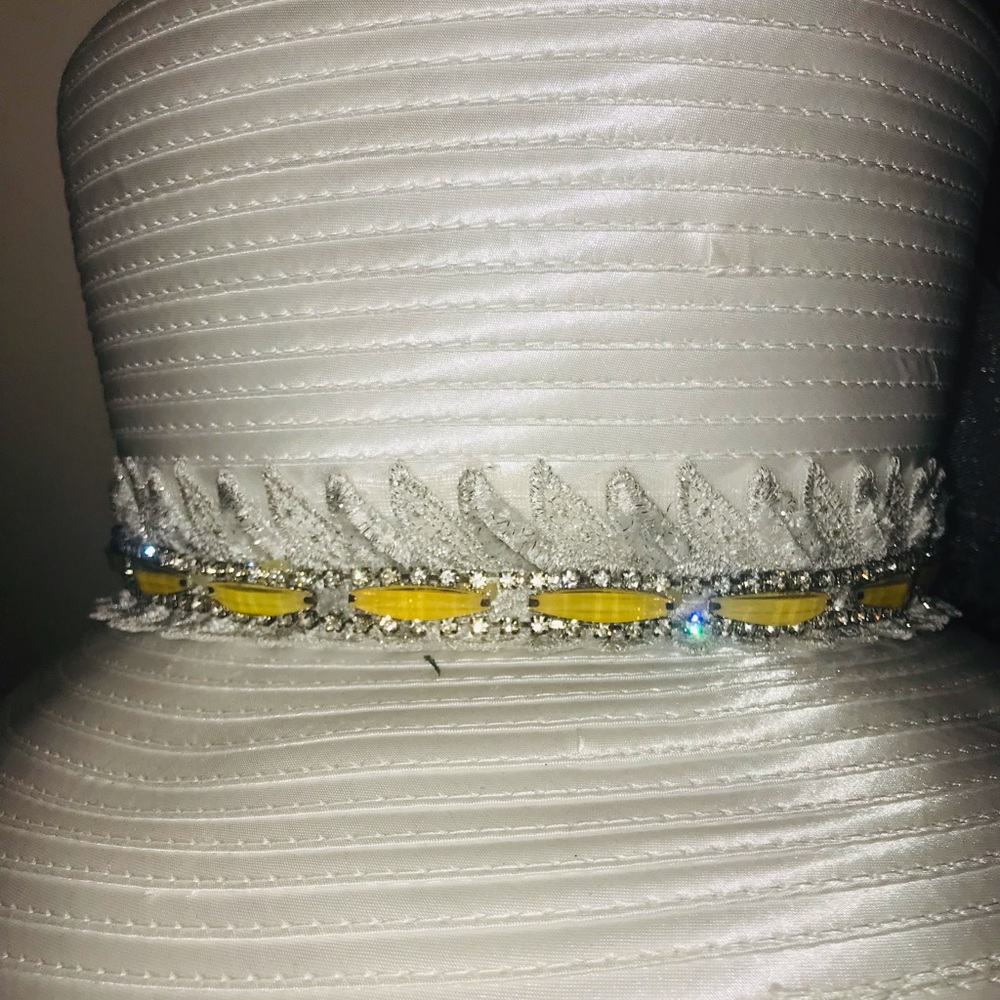 Women hat - Picture 4 of 4
